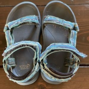 Toddler boys Teva sandals